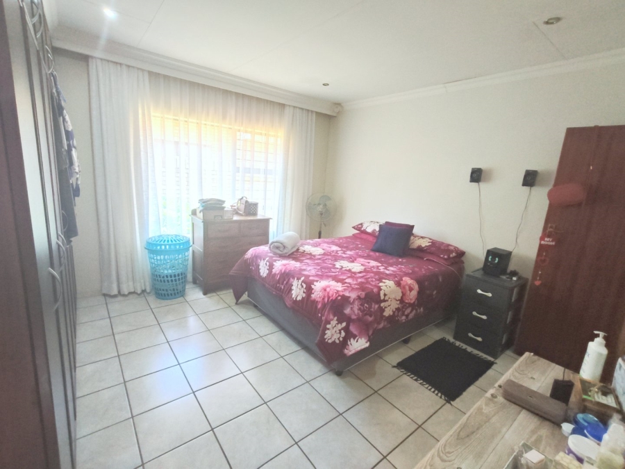 3 Bedroom Property for Sale in Potchefstroom South North West